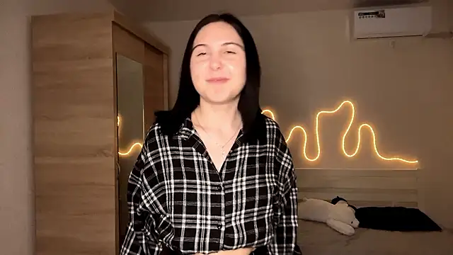 MyraLitterers online show from February 11, 4:41 pm