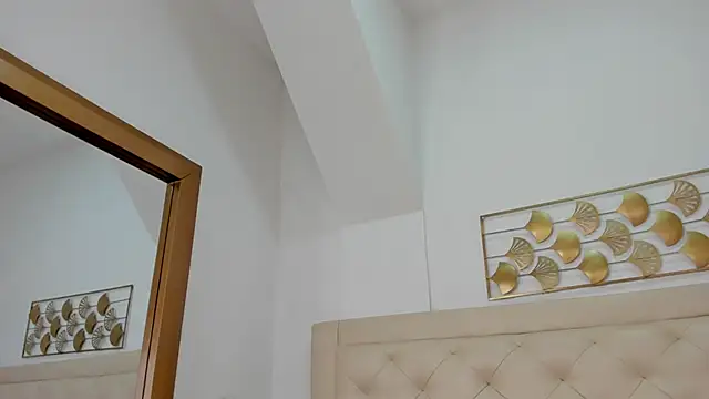 lucia lorenz online show from January 8, 11:36 am