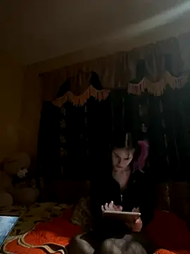 chocolatestrawberrydips online show from December 4, 9:00 am