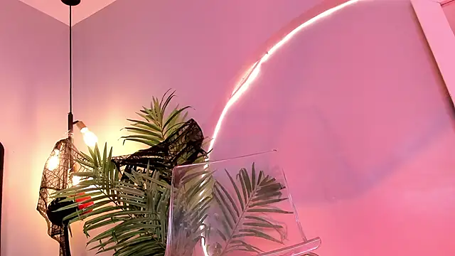 Juli Casanova online show from October 31, 1:26 pm