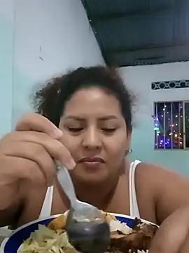 chikis12  online show from December 3, 12:24 am