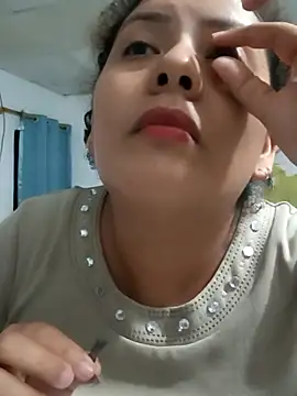 chikis12  online show from November 27, 5:21 am