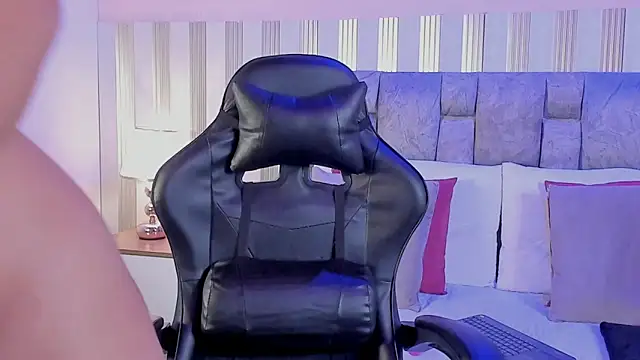 Arya Ali  online show from October 31, 4:03 am