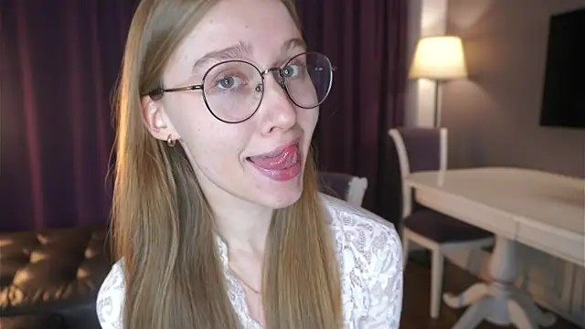 ArianaSweazy online show from December 16, 3:29 pm