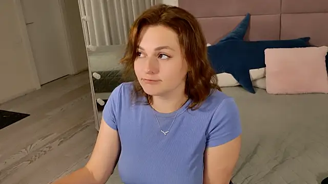 KirraMoss online show from July 9, 12:29 pm