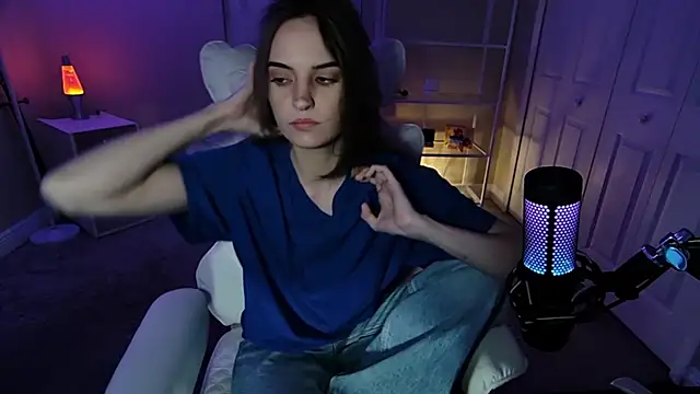 AngieFae  online show from April 21, 2:51 am