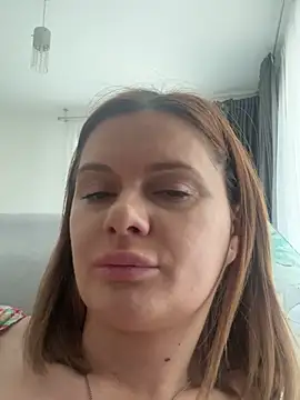 EllaSpark online show from March 5, 9:38 am