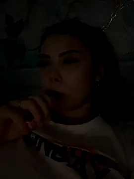 lunaa bunny online show from November 5, 6:02 pm