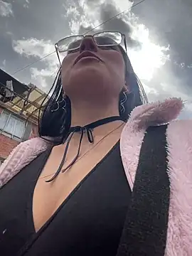 Violeet-Smith online show from January 17, 6:37 pm