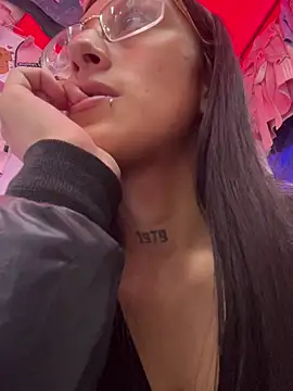 Violeet-Smith online show from December 20, 5:39 pm