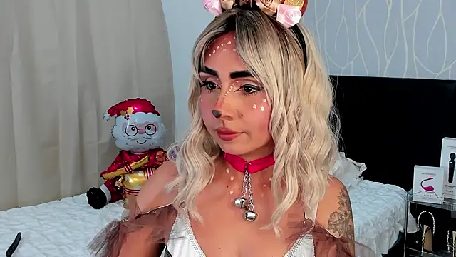 Emilyvalk  online show from December 18, 10:58 pm