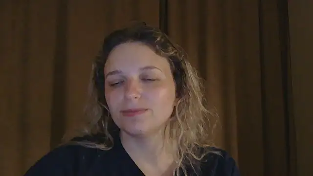 ElisSky301 online show from April 4, 9:02 pm