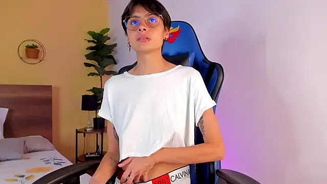 MartinnaGrecco online show from November 15, 9:05 pm