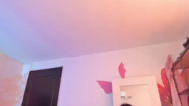 YariRose online show from April 1, 3:20 pm