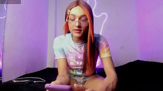 Mika  velvet online show from November 10, 8:59 pm