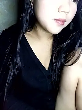 Quynhsumon online show from January 16, 3:41 pm