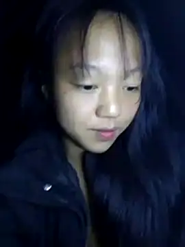 Quynhsumon online show from November 22, 3:04 pm