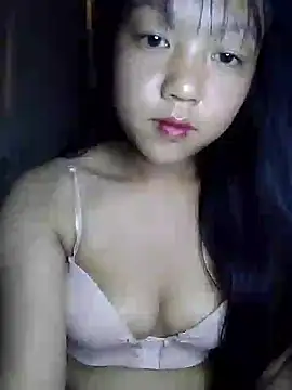 Quynhsumon online show from November 11, 6:53 am