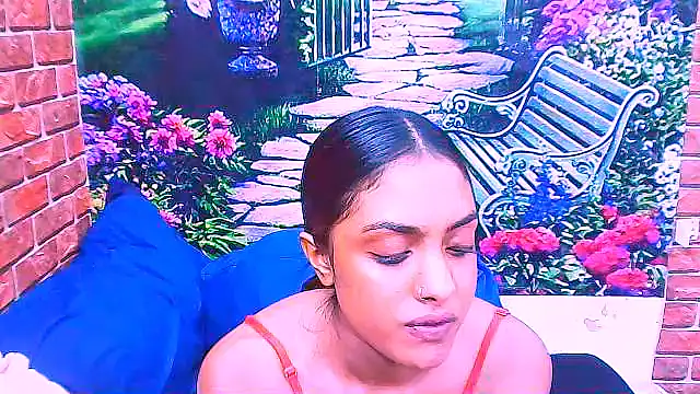 IndianPretty1 online show from December 2, 7:32 am