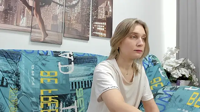 Tenderly Sophie online show from March 8, 2:04 am