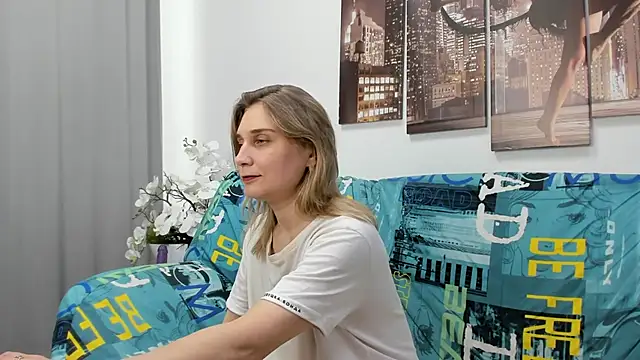 Tenderly Sophie online show from May 30, 8:34 am