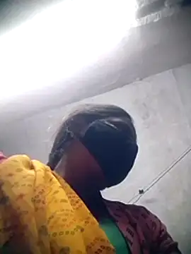 QRESABABY online show from November 2, 5:05 pm