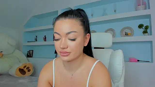 juliexxx online show from November 9, 6:15 pm