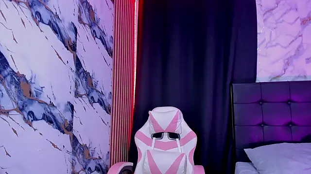 Scarlet DLuce online show from February 12, 9:11 am