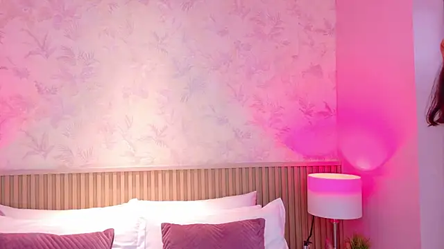 AdelineJhones online show from December 22, 2:09 pm