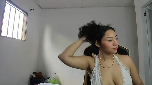 emily stars1 online show from February 11, 10:00 pm