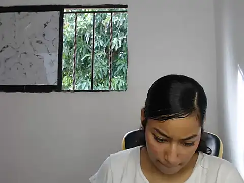 emily stars1 online show from November 25, 8:09 pm