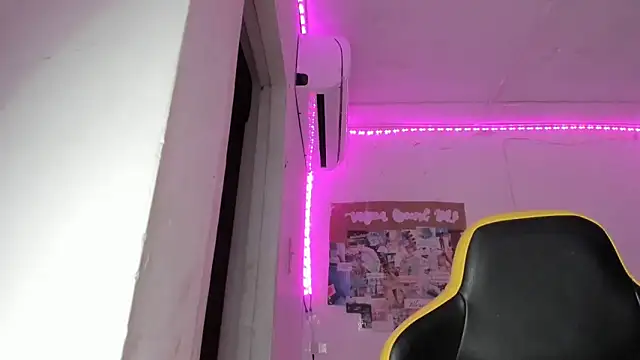 emily stars1 online show from March 23, 8:31 am