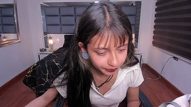 Noa clk online show from November 13, 5:06 am