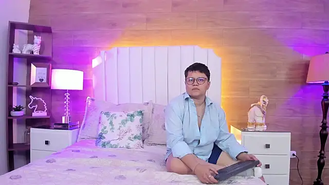 AmeliaConer NovaBell online show from December 13, 8:26 pm