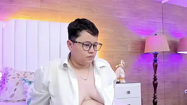 AmeliaConer NovaBell online show from December 5, 8:32 pm