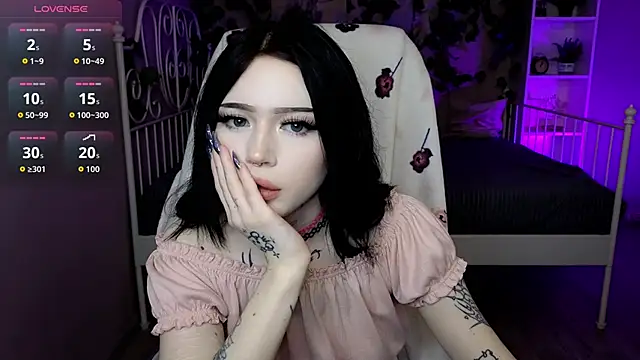 Emma Kirks online show from November 6, 10:43 am