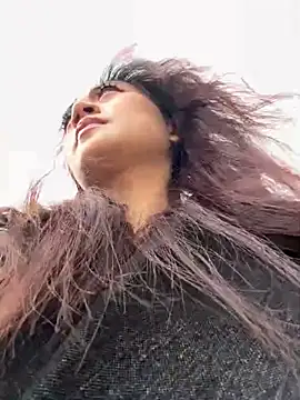 vivi-tara online show from November 19, 2:44 am