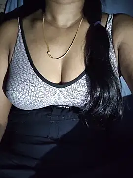 Ezabelljohn online show from June 4, 7:07 pm