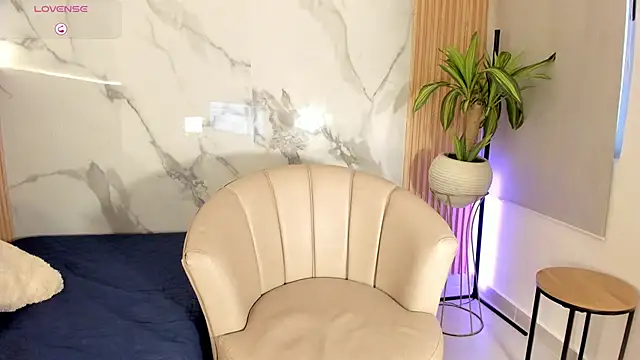 Fyre divine online show from March 1, 12:49 pm