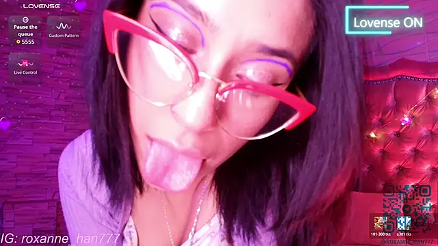 Roxanne Han online show from March 5, 12:45 pm