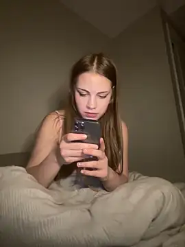 elliepixie online show from March 31, 6:57 am