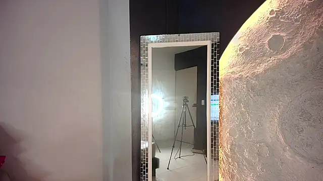 NaomiQueents online show from November 11, 12:57 pm