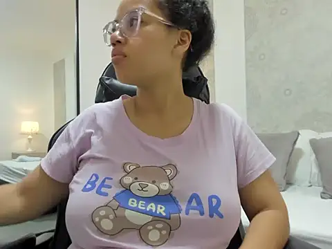 agata18  online show from April 14, 7:36 pm