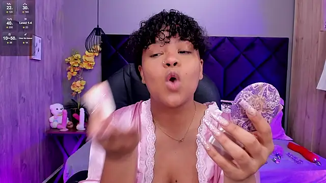 Aisha Linh online show from October 25, 11:33 pm
