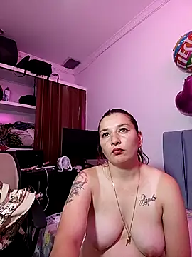 camilaloves1 online show from April 11, 12:42 pm