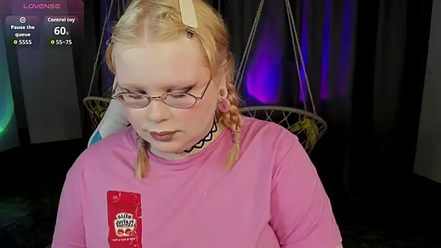 LottieReed online show from June 11, 3:53 pm