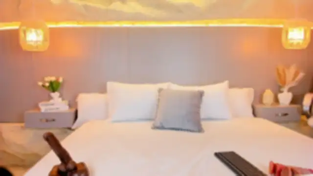 AmyColman  online show from March 10, 11:58 am