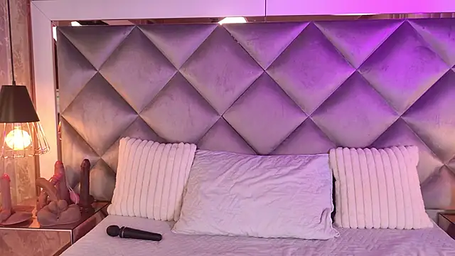  giggy 2 online show from November 14, 12:05 pm