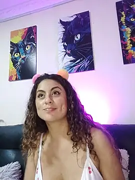 Caroline Jons online show from November 7, 6:24 pm