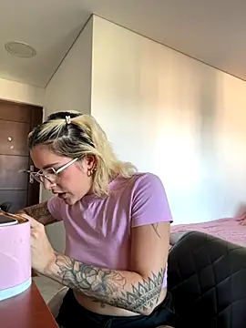 loremusis- online show from November 6, 9:42 pm